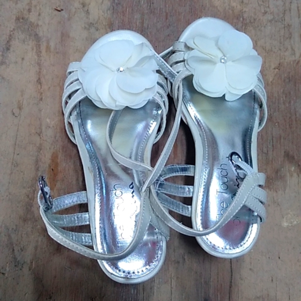 Cute white strapy slippers